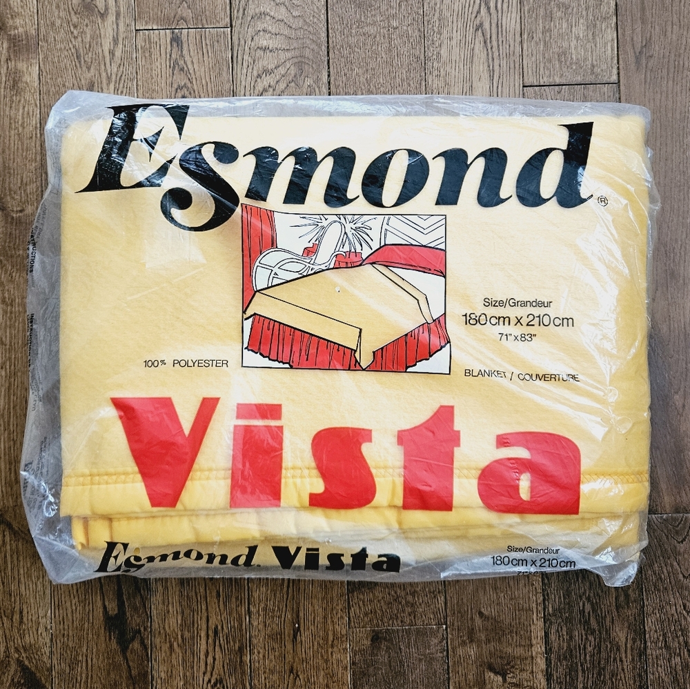 VINTAGE | Esmond Vista 71x83" trimmed blanket